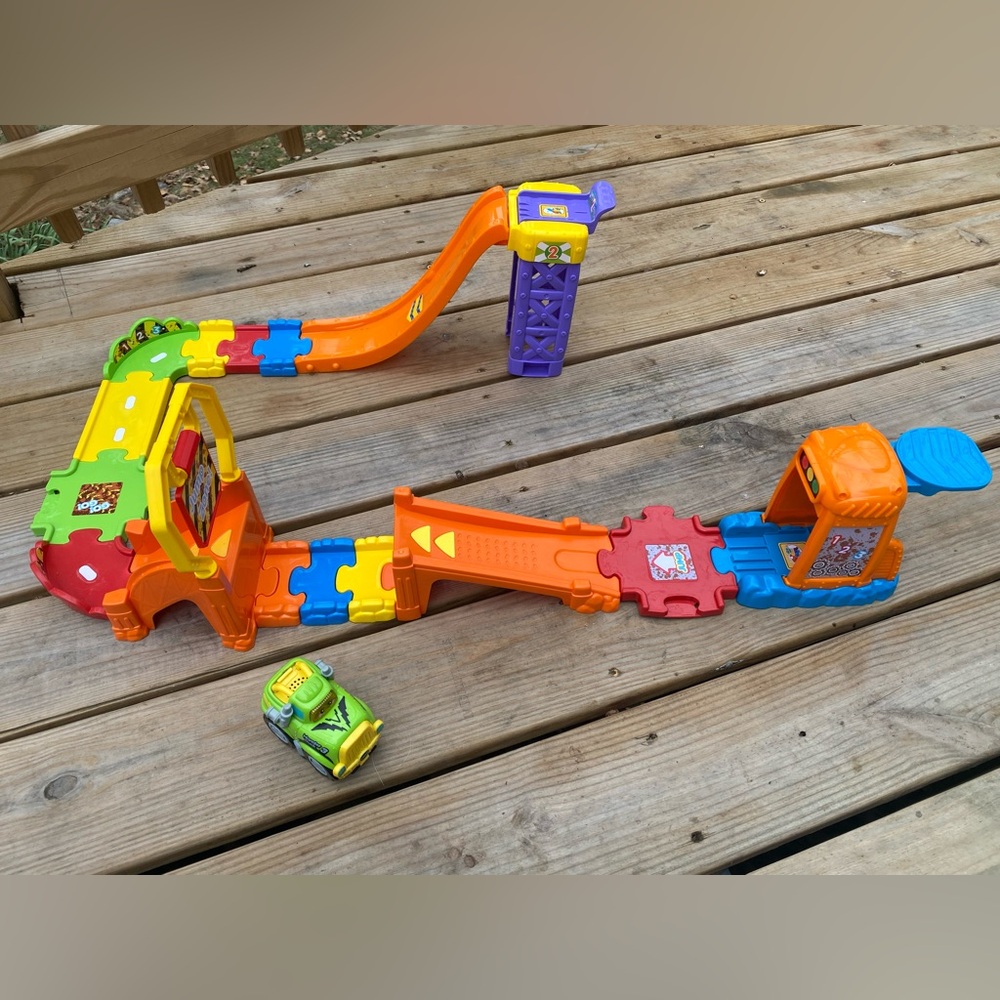 Vtech Go Go Smart Wheels 3-in-1 Launch & Play Raceway Track Plus Addt’l Pieces - Picture 4 of 5